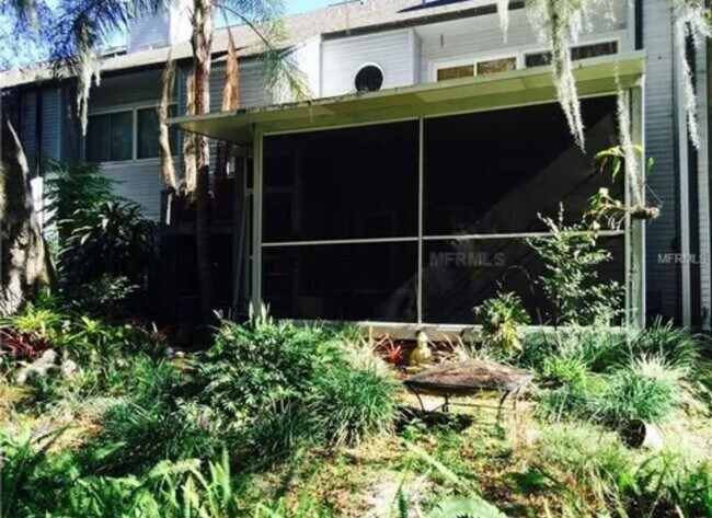 Building Photo - Large Executive Carrollwood Townhome