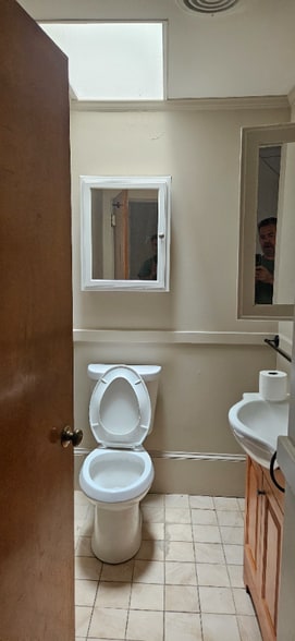 Building Photo - 64 Kenyon St