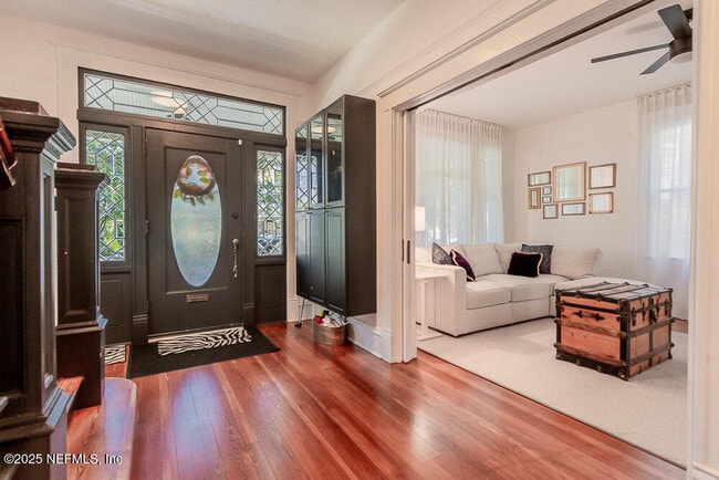 Building Photo - 1838 Silver St