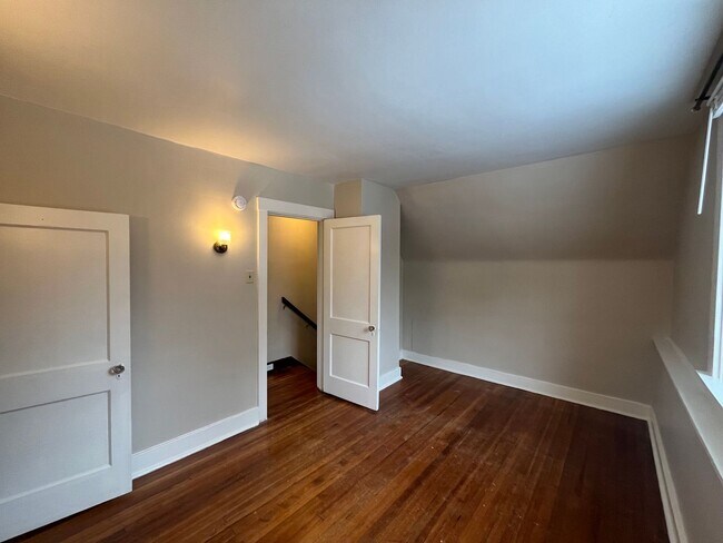 Building Photo - Lovely 2BR Home w/Fenced in Backyard!