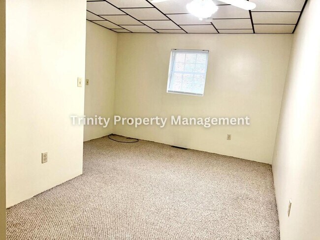 Building Photo - 213 W Woodland Ave