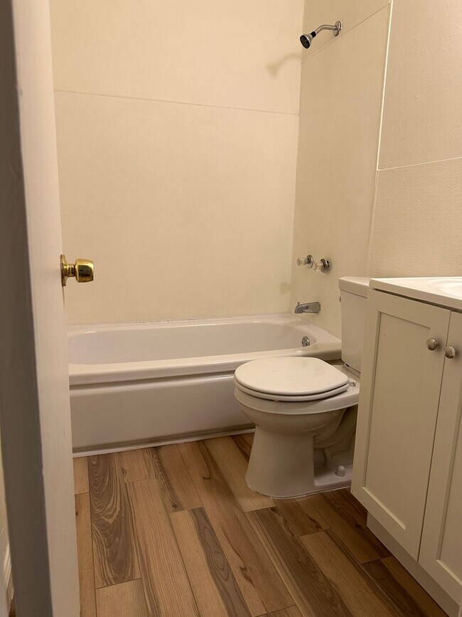 Building Photo - 3362 SW Brendan Ave