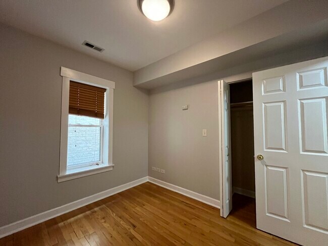 Building Photo - 4938 N Winthrop Ave