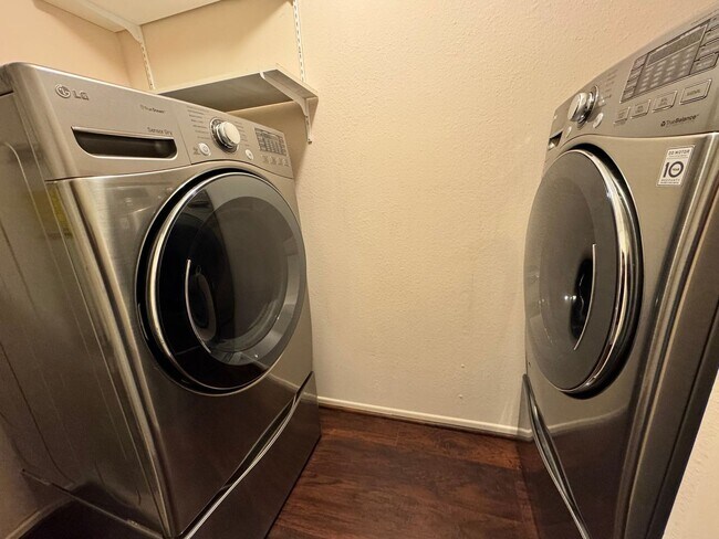 Building Photo - Charming 2 bedroom 2 bath in Tierrasanta!