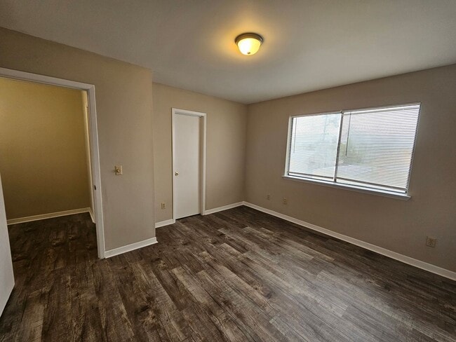 Building Photo - Efficient Townhome w/Spacious Floorplan & Convenient to Tyndall AFB! *SPECIAL: 1/2 OFF 1st Month'...