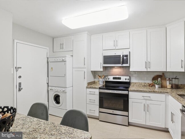 Building Photo - 1800 Old Meadow Rd