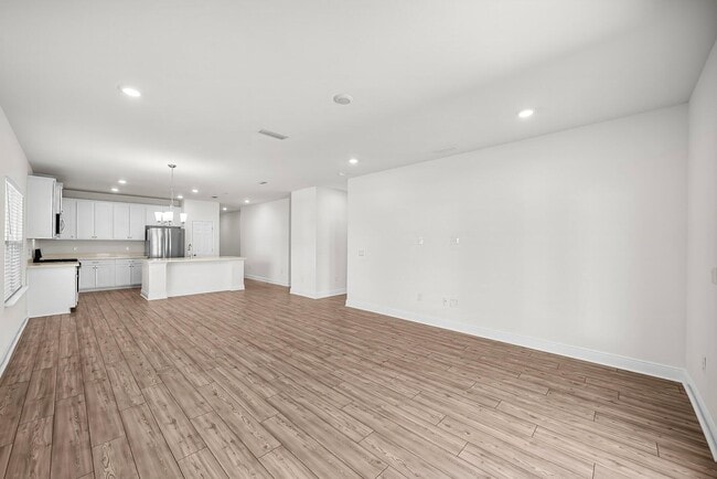 Building Photo - 345 Polaris Pl