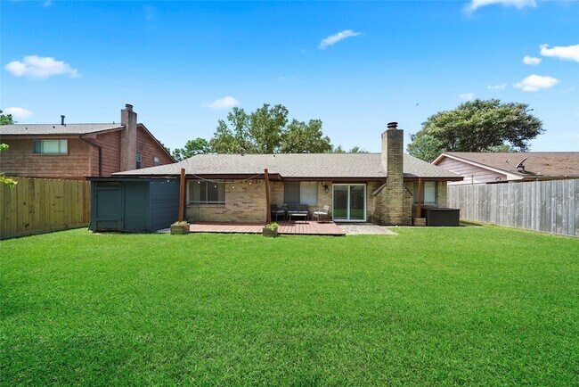 Building Photo - 17206 Park Lodge Dr