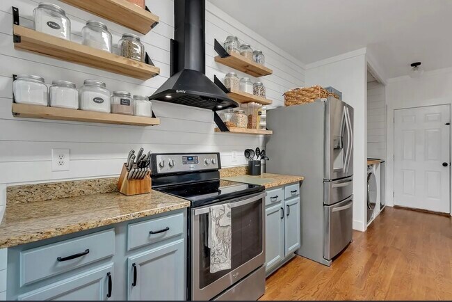 Building Photo - 2779 Landcashire Ct