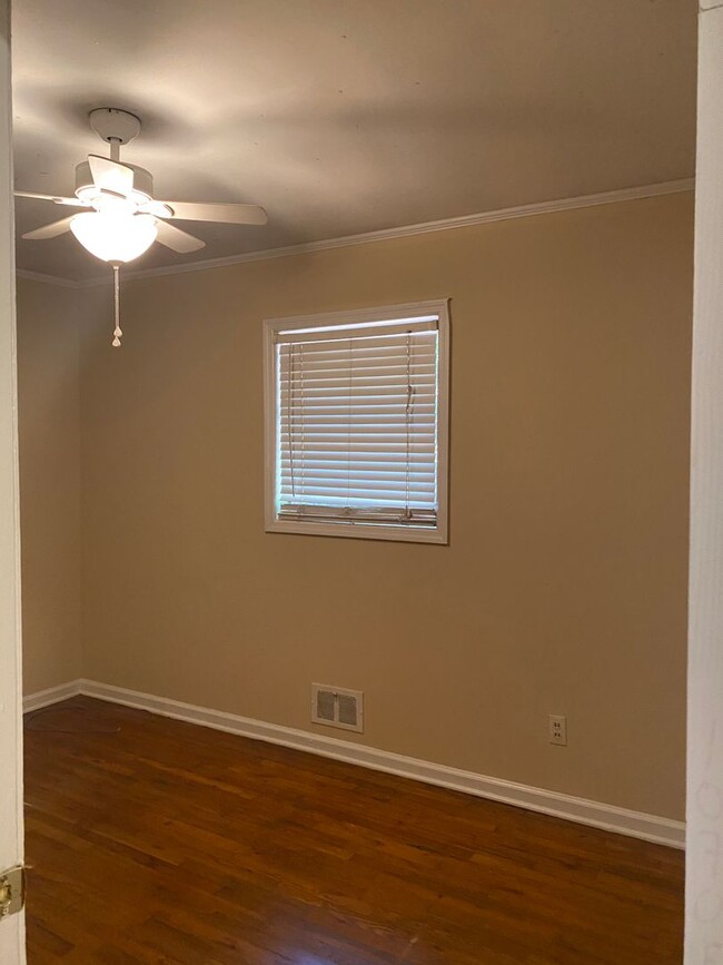 Primary Photo - 155 E Cloverhurst Ave