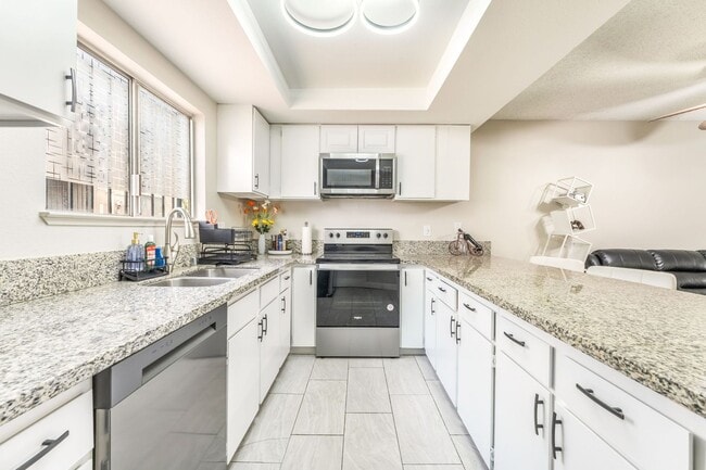 Building Photo - 4441 Rich Dr