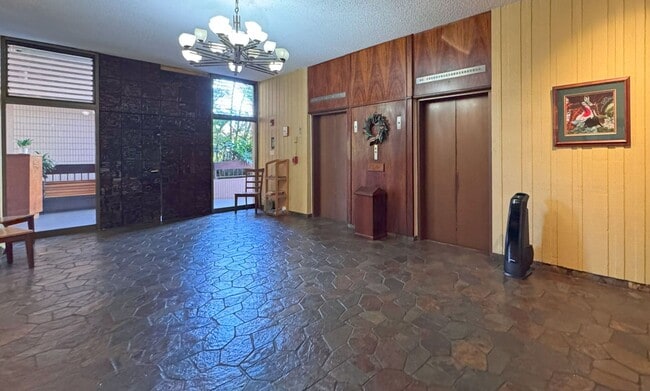 Building Photo - 1848 Kahakai Dr