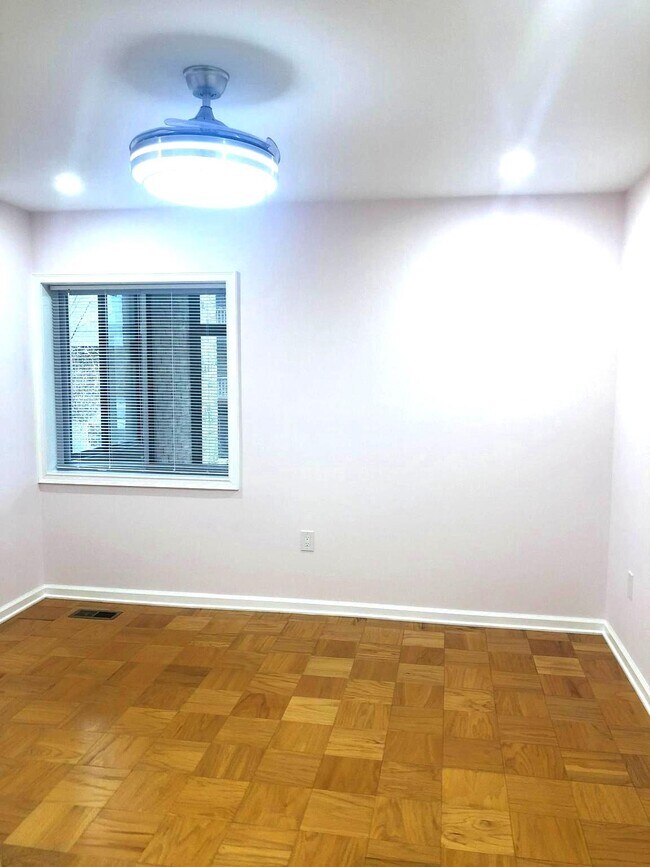 Building Photo - 1 Stonehenge Cir