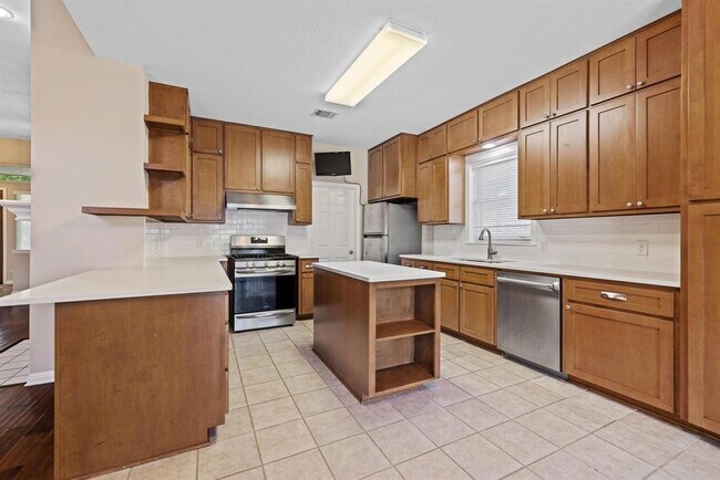 Building Photo - 17007 Copperhead Dr