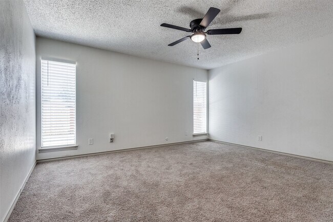 Building Photo - 2128 Trellis Pl