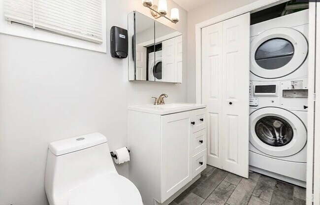 Building Photo - 29 Dolphin Ave