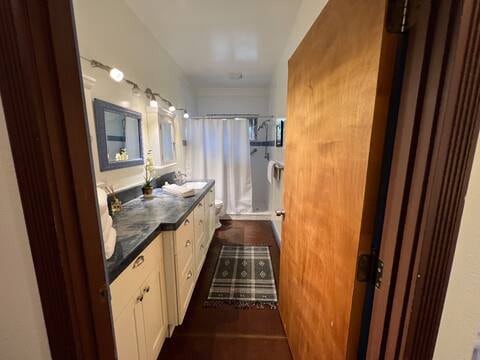 Large Updated Bathroom - 73-1599 Hao St
