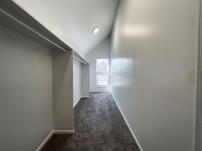 Building Photo - 709 54th St