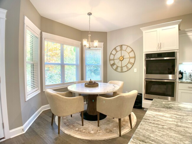 Building Photo - 260 Bluebriar Trace