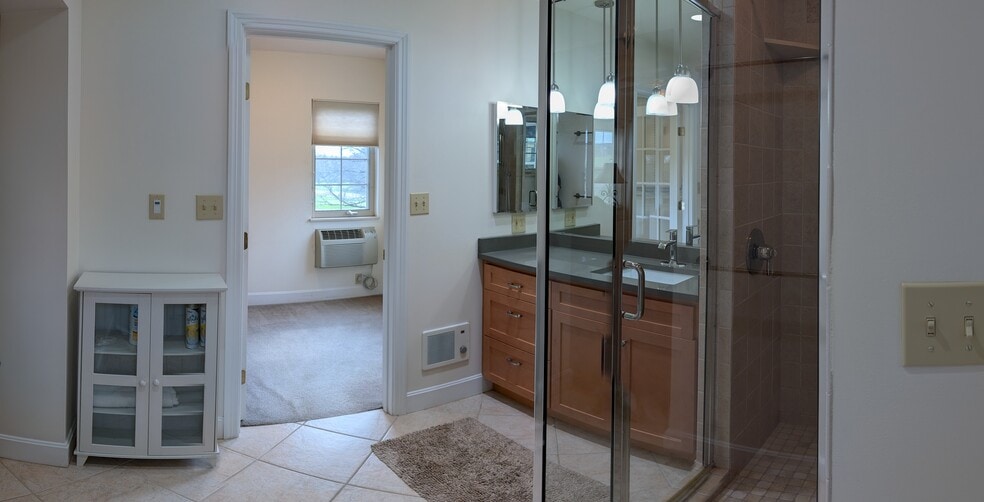 Building Photo - 6201 Lisbon Ave