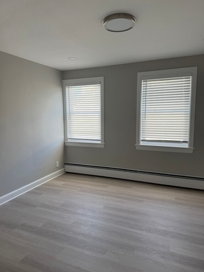 Building Photo - Tose St