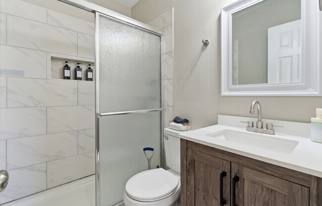 Building Photo - Charming Sarasota Retreat –4-Bedroom/3-Bathroom Modern Pool Home Near Everything!