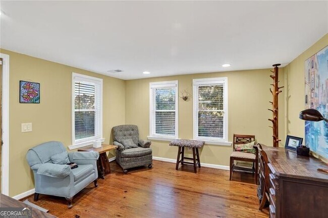 Building Photo - 3671 Bishop Dr