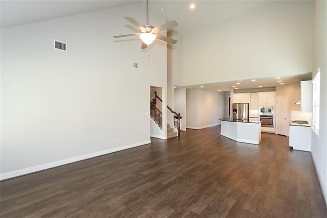 Building Photo - 15804 Cinca Terra Dr