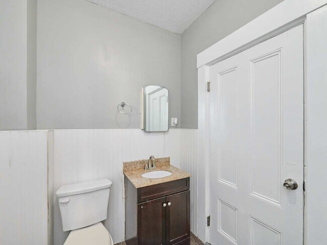 Building Photo - 357 K St