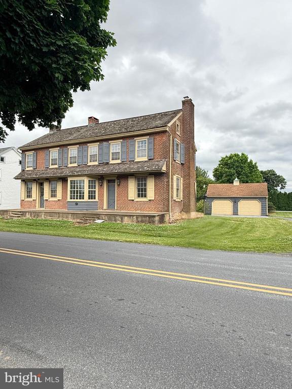 Building Photo - 4 Covered Bridge Rd