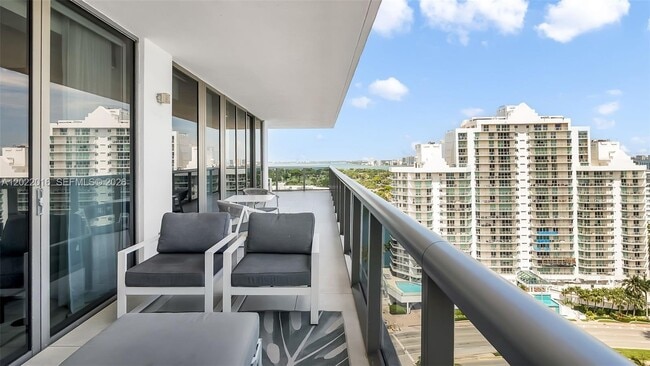 Building Photo - 5875 Collins Ave
