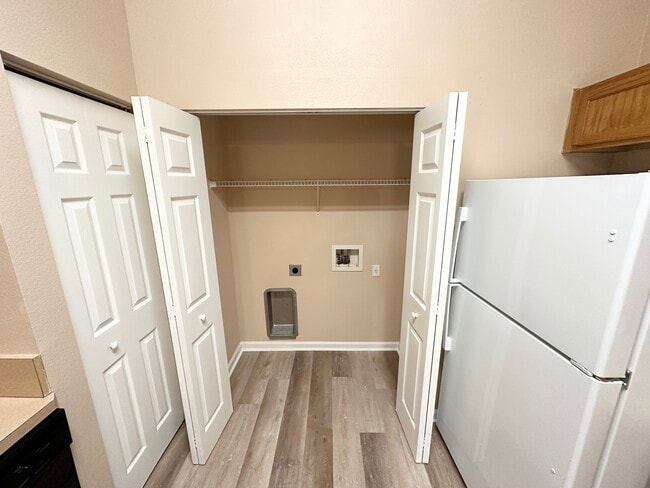 Building Photo - 23 Eton Ln