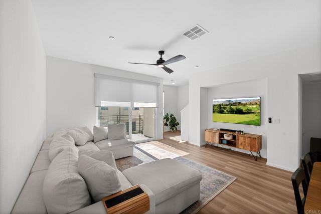 Building Photo - 5485 Seacliff Pl