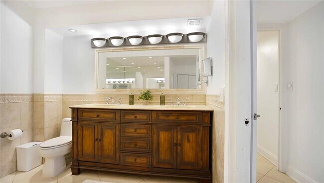 Building Photo - 3430 Galt Ocean Dr
