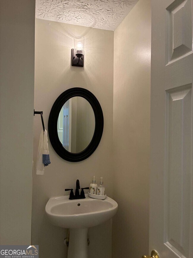 Building Photo - 117 Holly Mill Village Dr