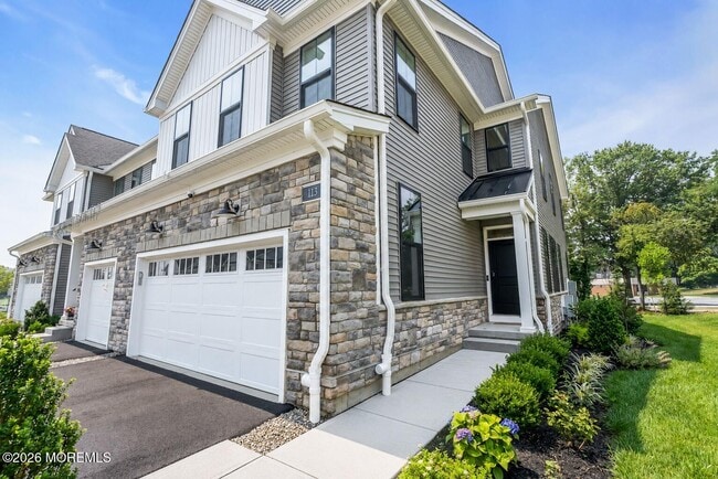 Building Photo - 113 Mustang Dr