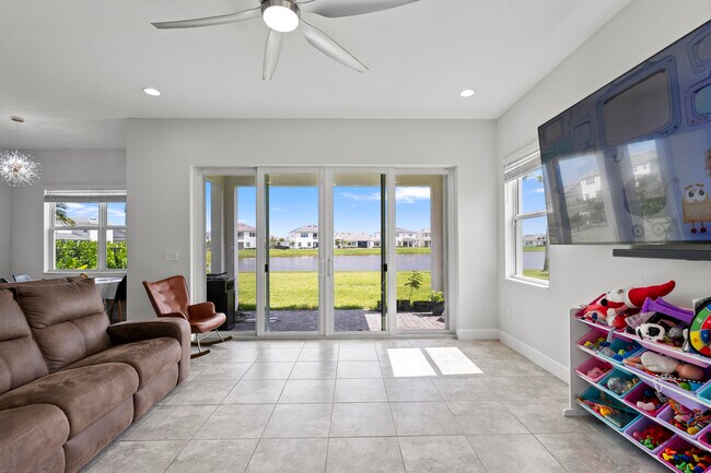Building Photo - 15134 Cameo Ct