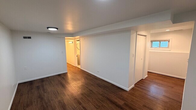 Building Photo - 1025 Hannah Ave