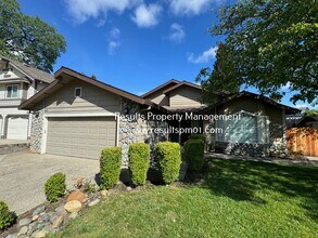 Building Photo - Rocklin 3 Bed 2 Bath Gem POOL