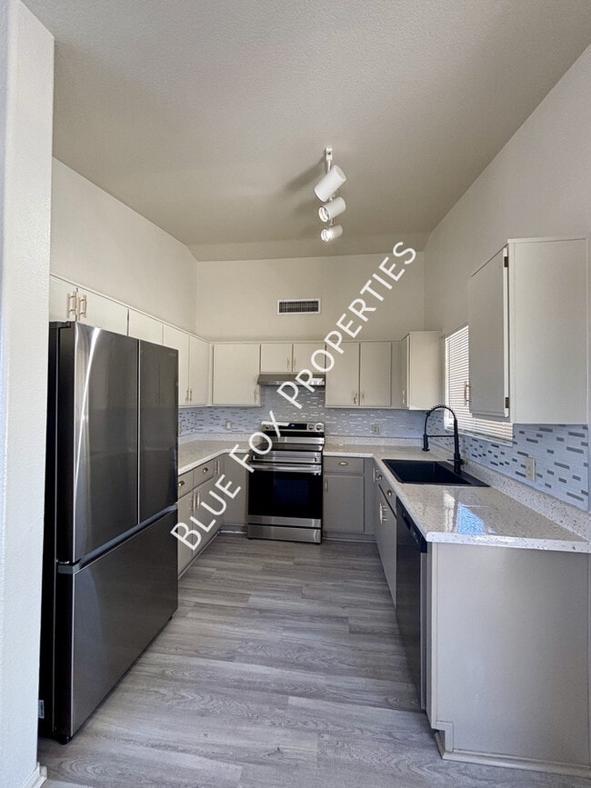 Building Photo - 9055 E Alderpoint Way