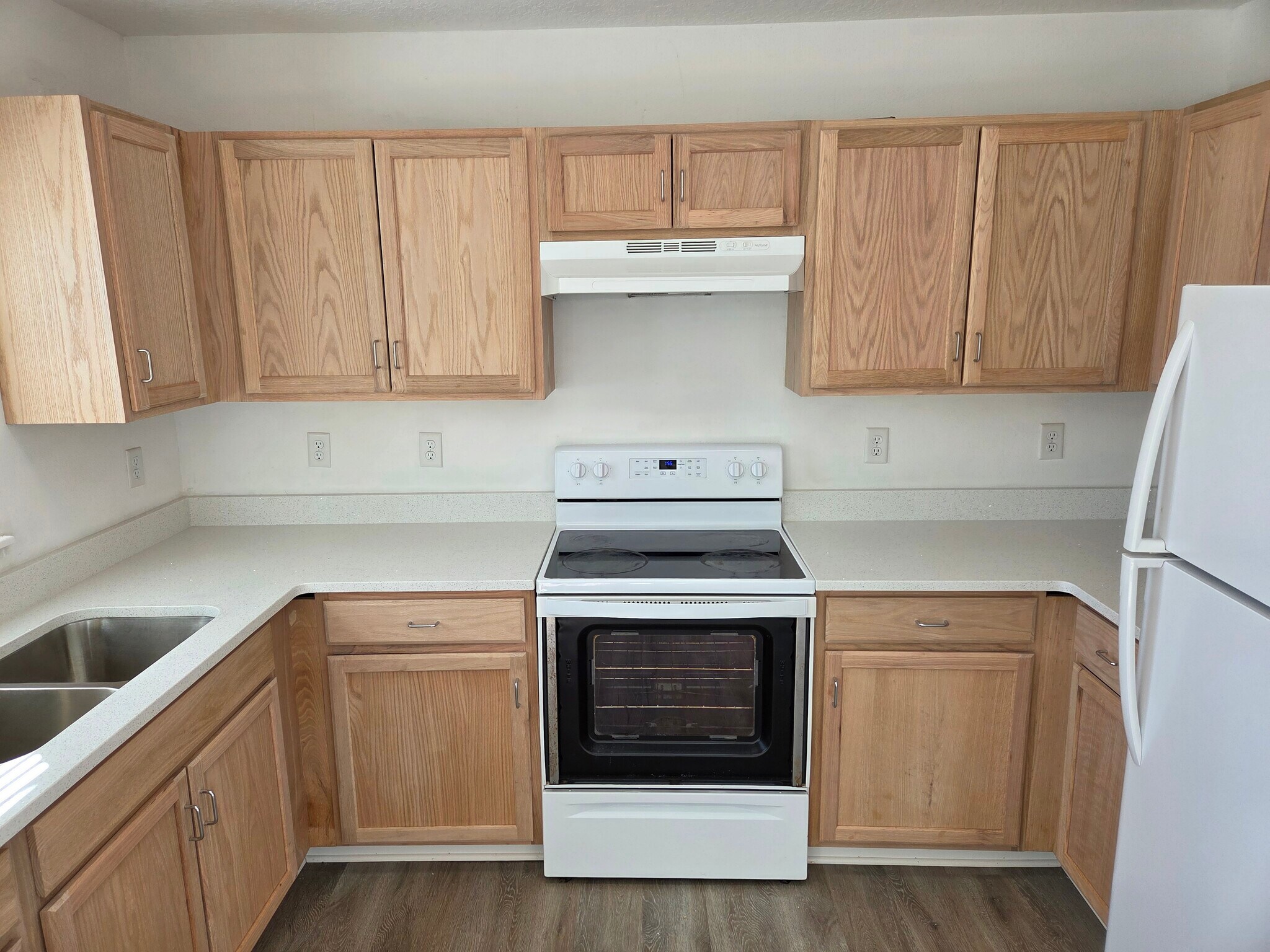 Kitchen - 803 E Hart St