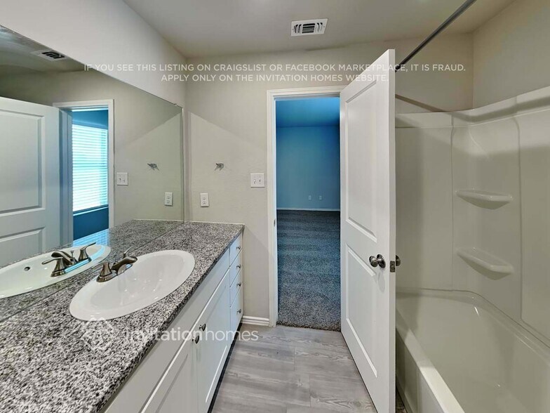 Building Photo - 5733 Verracio Ct