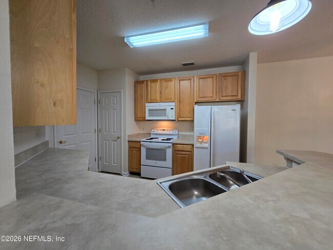 Building Photo - 785 Oakleaf Plantation Pkwy