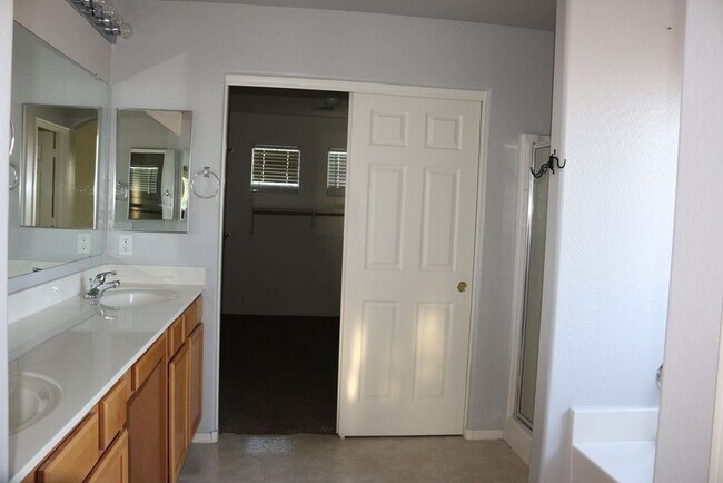 Building Photo - 11292 N 161st Dr