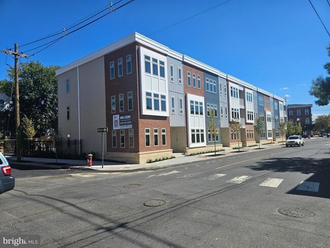 Building Photo - 200 Hamilton Ave
