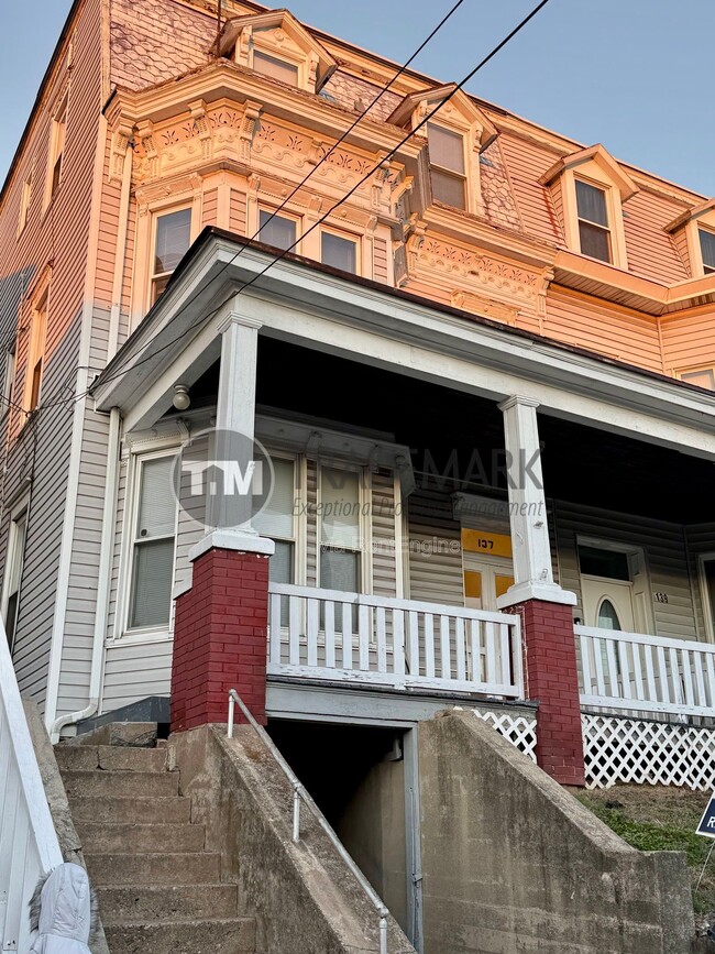 Building Photo - 137 S 2nd St