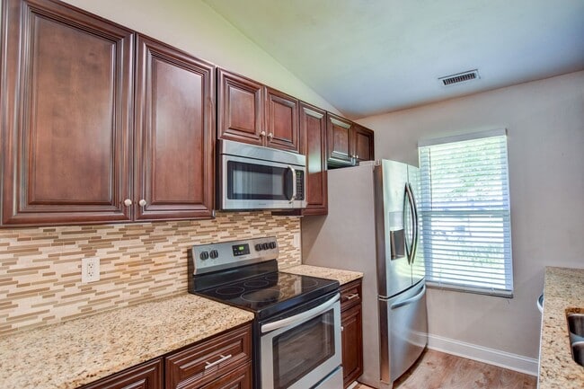 Building Photo - Charming 3-Bedroom, 2-Bath Home in Virgini...