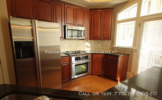 Building Photo - 829 Clifton Heights Ln.- Luxury Townhome