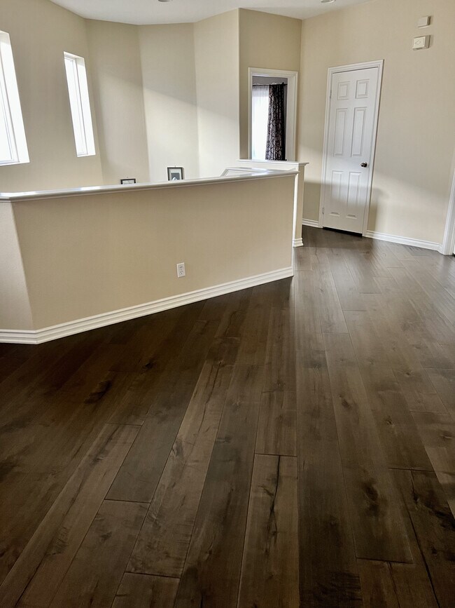 Upstair Loft - 1256 Valle Ct