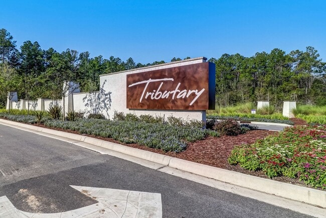 Building Photo - Spacious 3BR/3.5BA Home with Office & Reso...